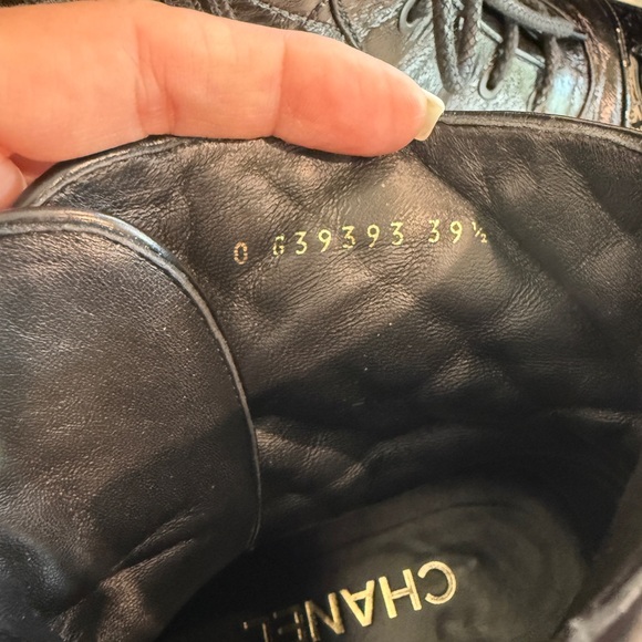 Chanel 39.5 black shiny/patent calfskin quilt combat boot with gold charm chain. - Picture 4 of 7